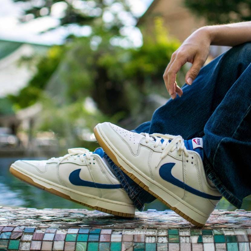 Nike Dunk Low SE 'Sail Dark Marina Blue' DX3198-133 Nike Dunk Low SE 'Sail Dark Marina Blue' DX3198-133